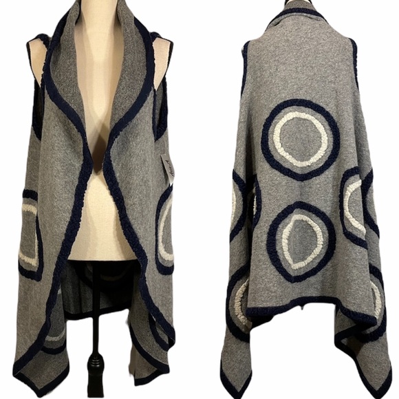 Aris. A Sweaters - NWT Aris. A Wool Blend Circle Knit Design Open Front Sleeveless Sweater Duster